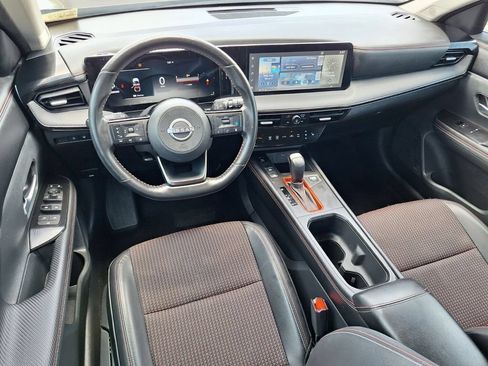Used 2025 Nissan Kicks SR w/ SR Premium Package FWD image 9