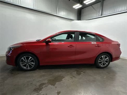 Used 2023 Kia Forte LXS image 2