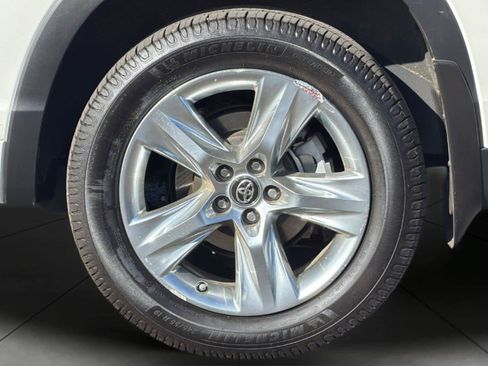 Used 2017 Toyota Highlander Limited AWD/4WD image 11