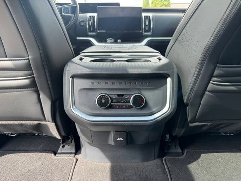 Used 2025 Ford Expedition Max Platinum w/ Stealth Performance Package AWD/4WD image 34