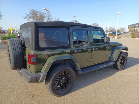 Used 2022 Jeep Wrangler Unlimited Sahara 4xe image 4