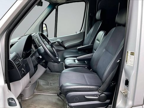 Used 2015 Mercedes-Benz Sprinter 2500 image 10