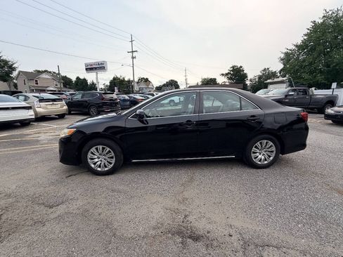 Used 2012 Toyota Camry LE FWD image 27