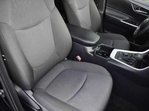 Used 2025 Toyota RAV4 XLE image 30