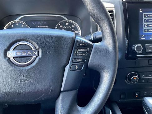 Used 2022 Nissan Frontier SV w/ Technology Package RWD image 25