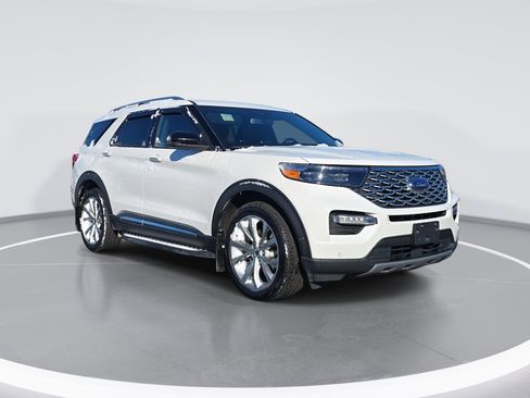 Certified 2021 Ford Explorer Platinum w/ Equipment Group 601A image 2