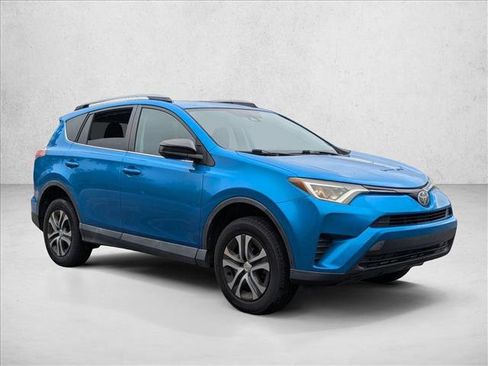 Used 2017 Toyota RAV4 LE image 3
