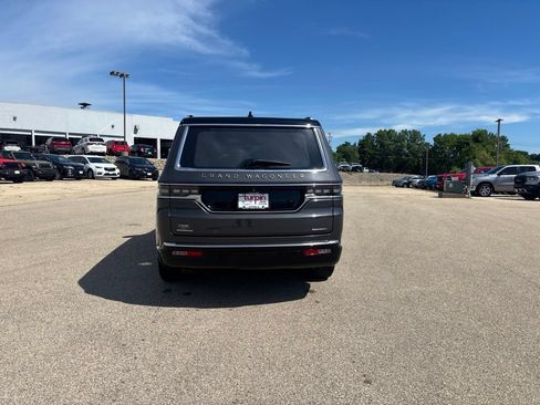 Used 2022 Jeep Grand Wagoneer Series III AWD/4WD image 4