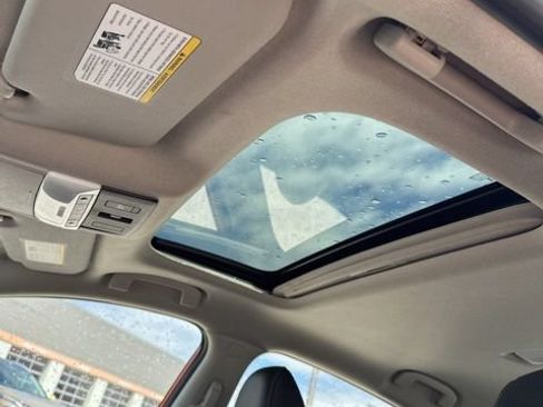 Used 2025 Nissan Sentra SR w/ SR Premium Package FWD image 23