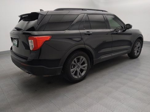 Used 2021 Ford Explorer XLT w/ Equipment Group 202A RWD image 10
