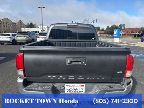Used 2018 Toyota Tacoma TRD Off-Road image 4