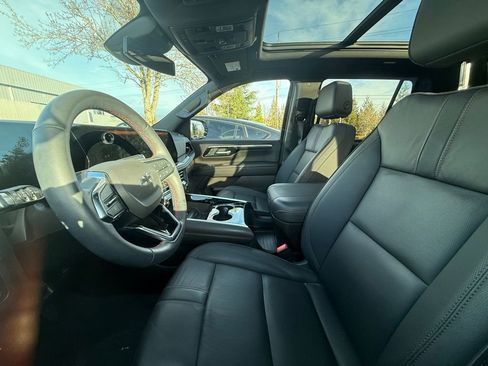 Used 2025 Chevrolet Tahoe RST w/ RST Capability Package image 8