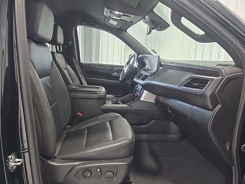 Used 2024 Chevrolet Suburban LT image 29