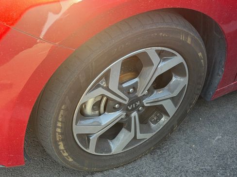 Used 2019 Kia Forte LXS FWD image 6