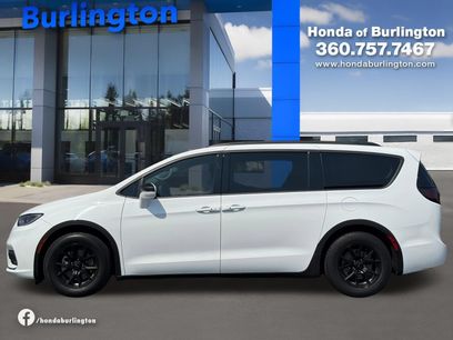 Used 2022 Chrysler Pacifica Touring-L