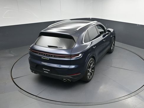 New 2025 Porsche Cayenne S AWD/4WD image 39