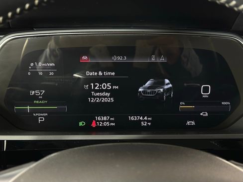 Used 2019 Audi e-tron Premium Plus image 11