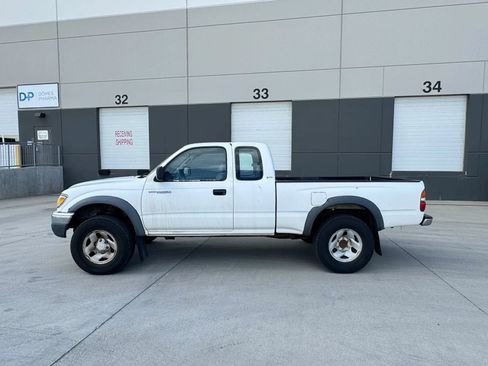 Used 2001 Toyota Tacoma 4x4 Xtracab V6 image 2