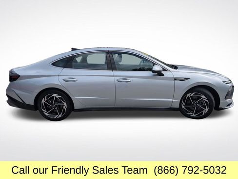 Used 2024 Hyundai Sonata SEL w/ Convenience Package FWD image 7