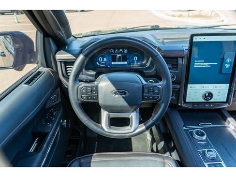 Used 2024 Ford Expedition Limited image 22