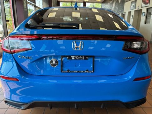 Used 2022 Honda Civic Sport image 11