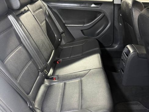 Used 2012 Volkswagen Jetta SE FWD image 17
