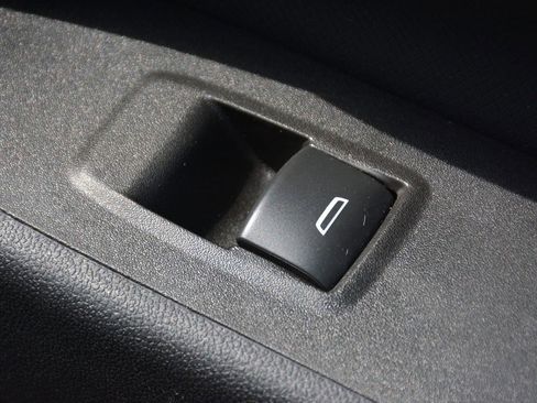 Used 2023 Chevrolet Equinox RS w/ RS Leather Package AWD/4WD image 26