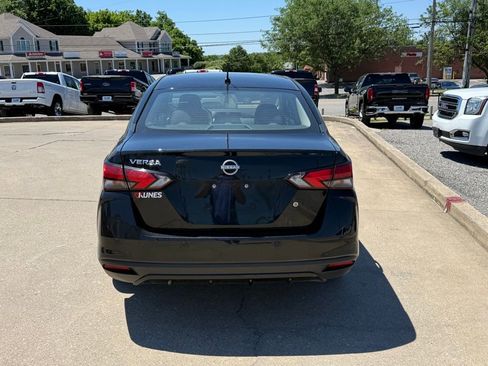 Used 2024 Nissan Versa S FWD image 7