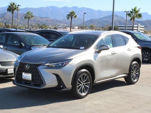 Certified 2025 Lexus NX 250 AWD w/ Accessory Package (2T) image 3