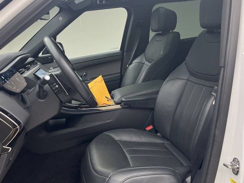 Used 2025 Land Rover Range Rover Sport SE AWD/4WD image 4