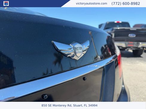 Used 2011 Hyundai Genesis 3.8 w/ Premium Navigation Pkg 3 image 10