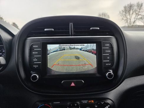 Used 2020 Kia Soul LX image 26