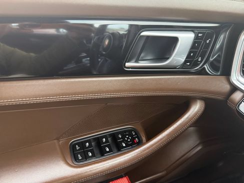Used 2018 Porsche Panamera 4S AWD/4WD image 11