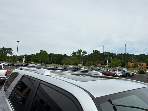 Used 2024 Toyota 4Runner Limited AWD/4WD image 3