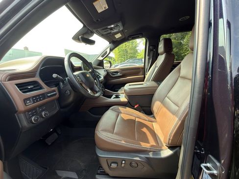 Used 2024 Chevrolet Tahoe High Country AWD/4WD image 2