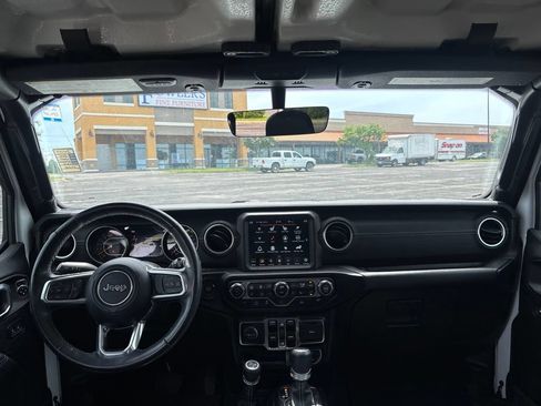 Used 2021 Jeep Wrangler Unlimited Sahara w/ Uconnect 4C Nav & Sound Group AWD/4WD image 11