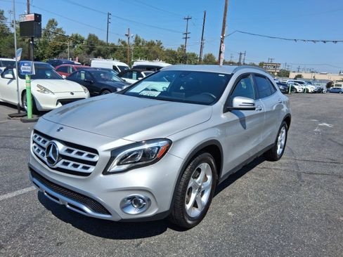 Used 2018 Mercedes-Benz GLA 250 4MATIC w/ Premium Package image 3