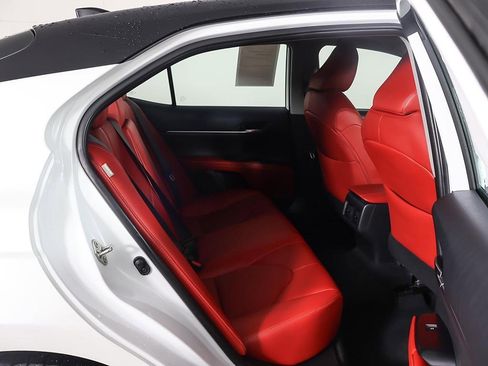 Used 2019 Toyota Camry XSE image 32