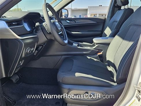 New 2025 Jeep Grand Cherokee Laredo X image 5