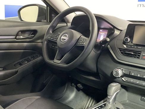 Used 2024 Nissan Altima 2.5 S image 10