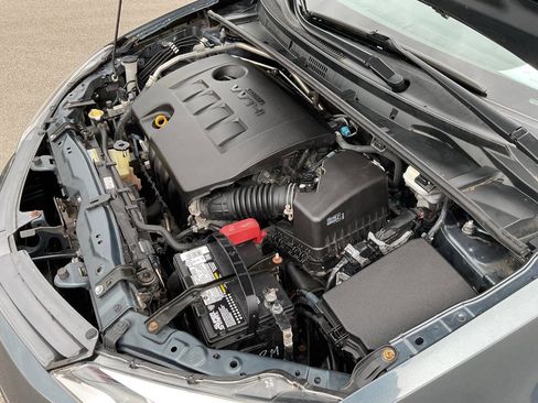 Used 2016 Toyota Corolla LE image 41