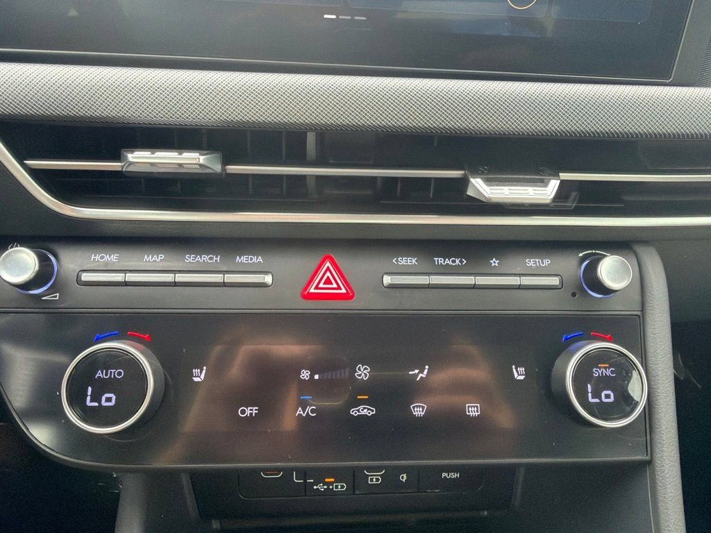 Used 2025 Hyundai Sonata SEL FWD image 6