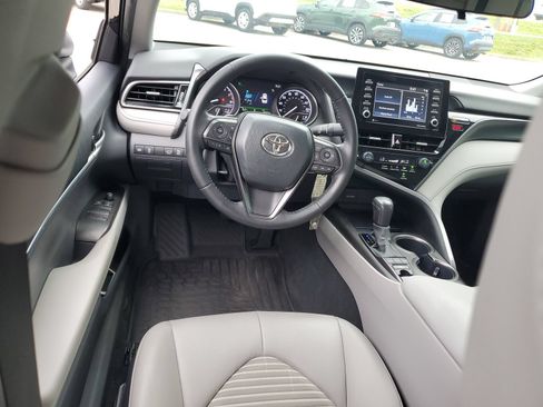 Used 2023 Toyota Camry SE AWD/4WD image 10