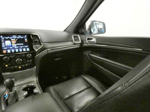 Used 2021 Jeep Grand Cherokee Limited AWD/4WD image 14