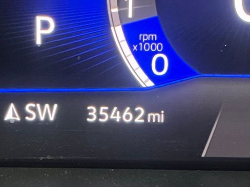 Certified 2022 Volkswagen Tiguan SE R-Line image 24