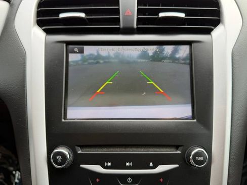 Used 2013 Ford Fusion SE FWD image 21