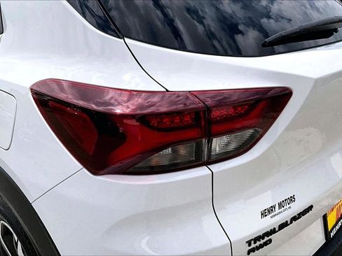 Used 2023 Chevrolet TrailBlazer RS w/ Sun and Liftgate Package image 24