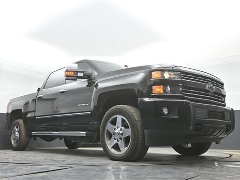 Used 2019 Chevrolet Silverado 2500 LTZ w/ Duramax Plus Package image 40