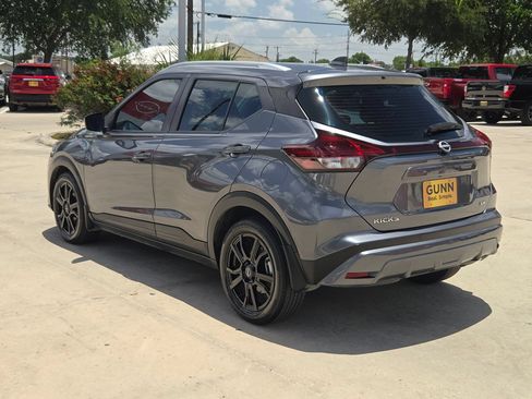 Used 2024 Nissan Kicks SV w/ Interior Electronics Package FWD image 5