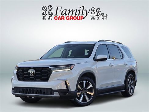 Used 2025 Honda Pilot Elite image 1